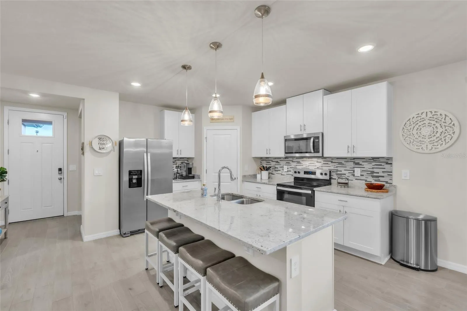152 LAZY SHORE DR