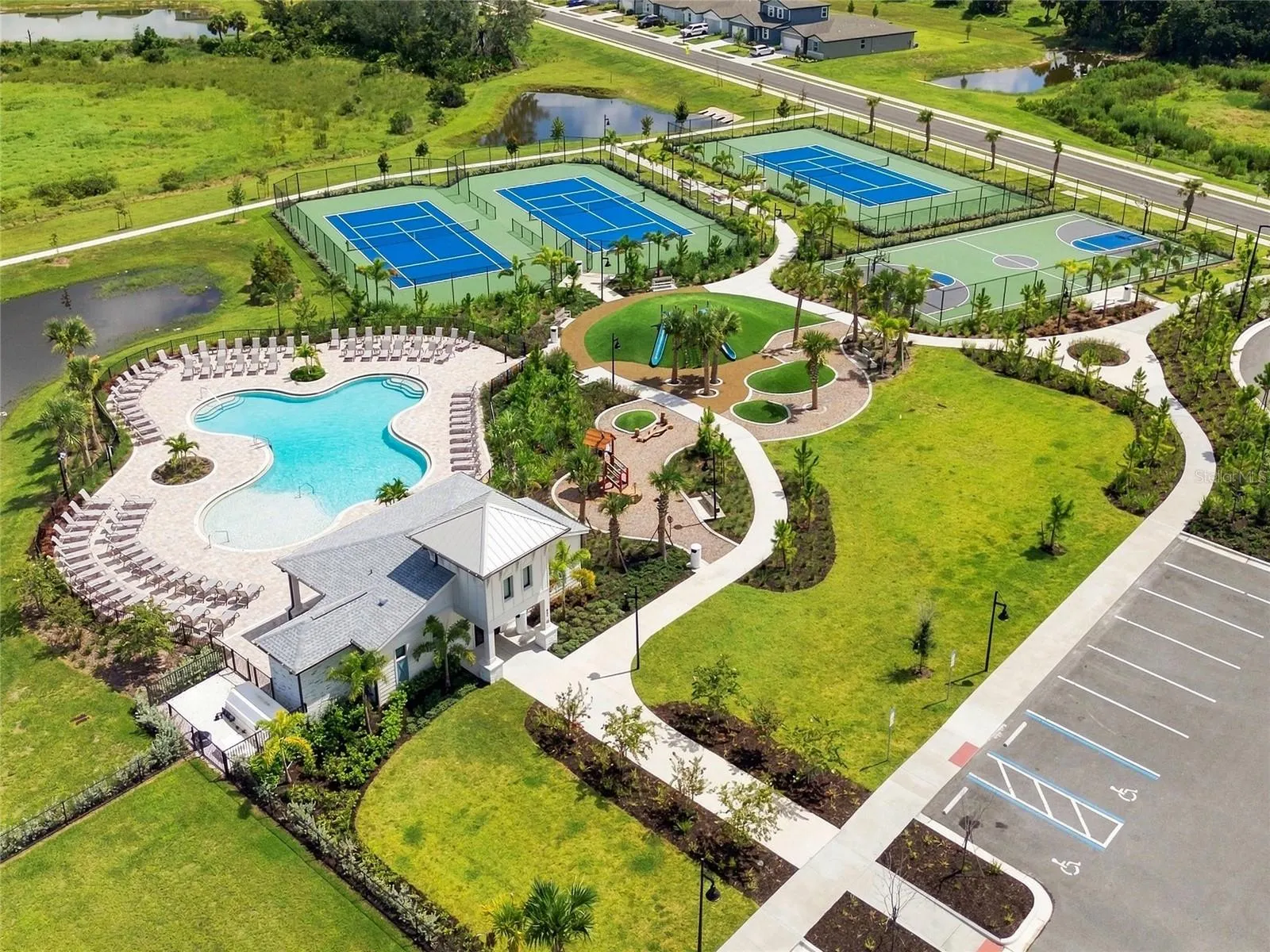 152 LAZY SHORE DR