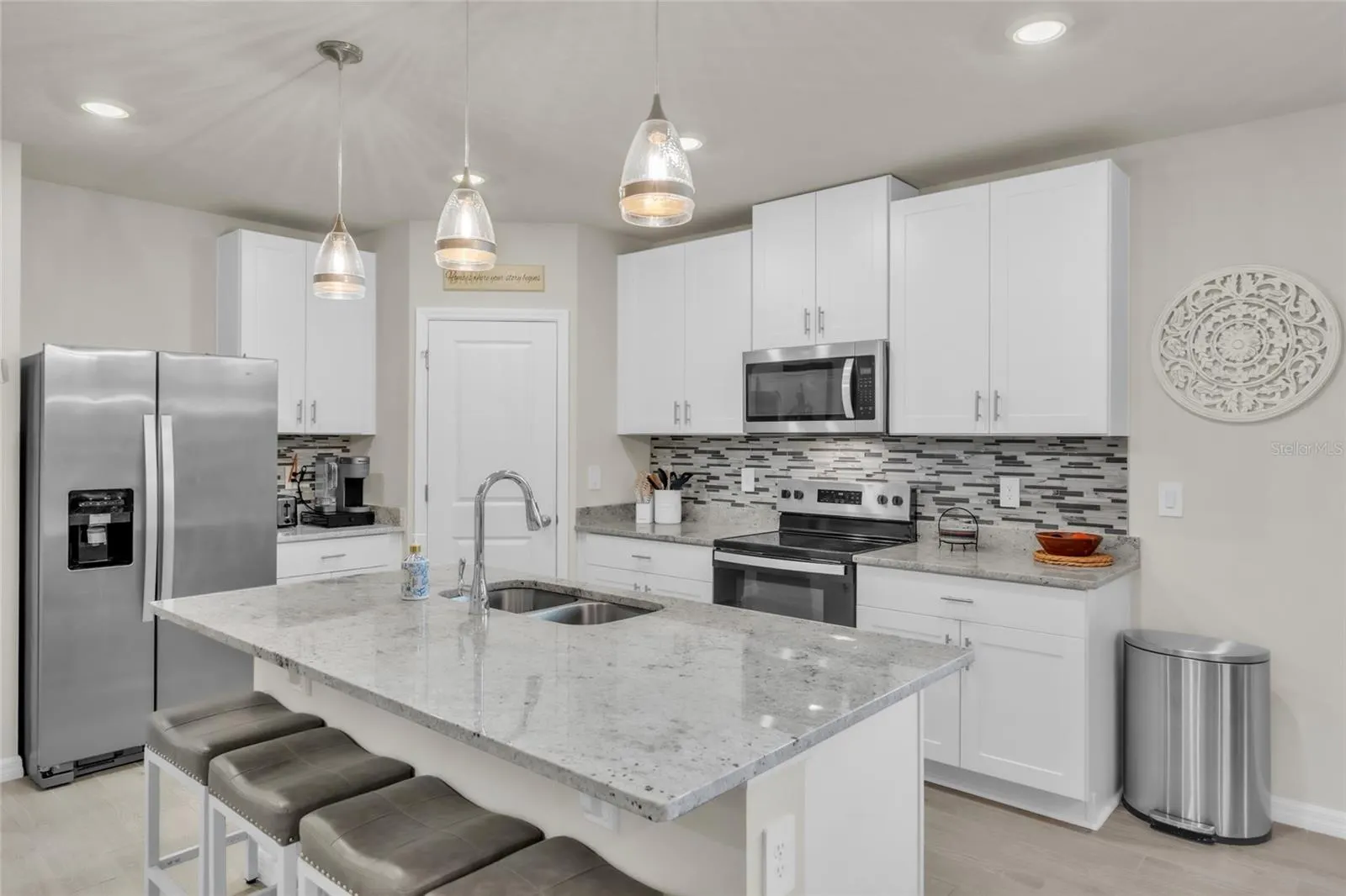 152 LAZY SHORE DR