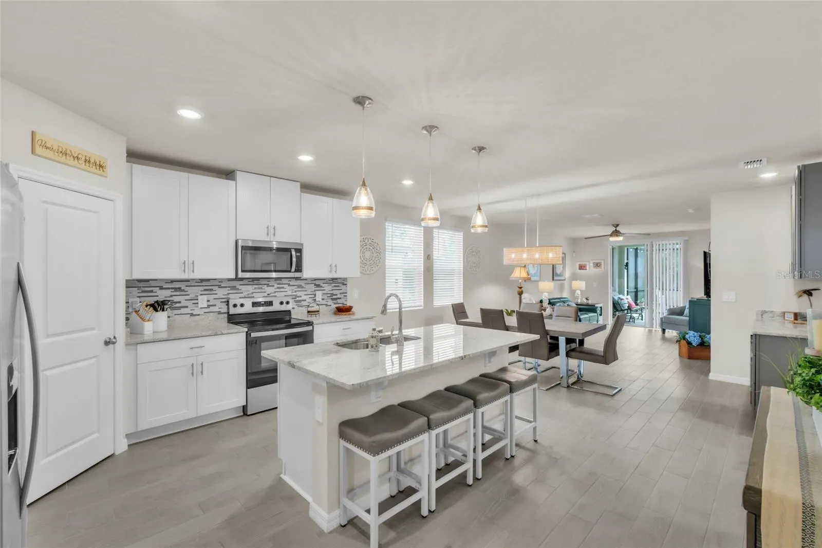 152 LAZY SHORE DR