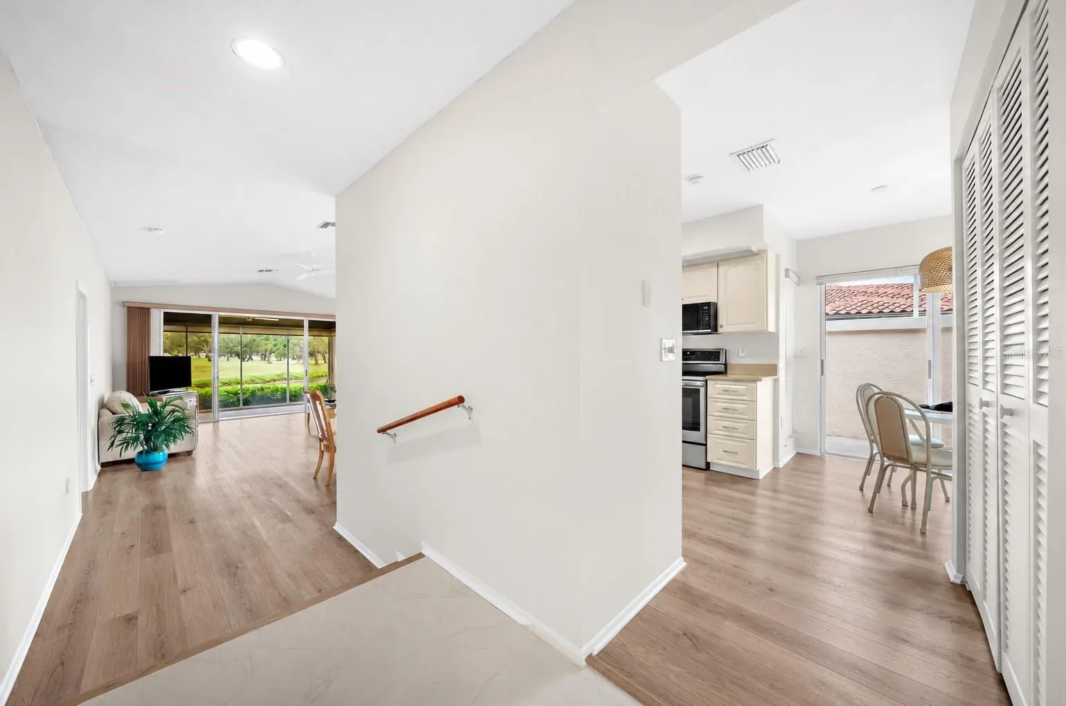 7306 GOLF POINTE CIR
