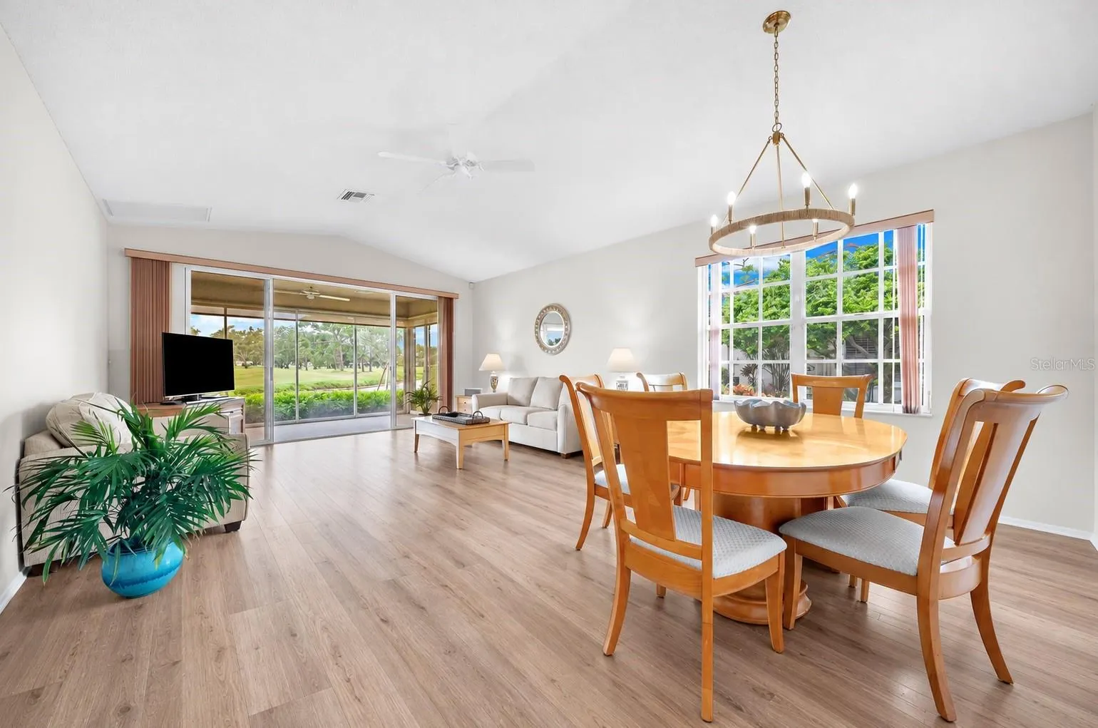 7306 GOLF POINTE CIR