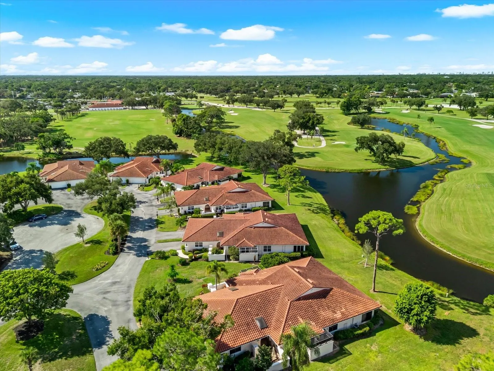 7306 GOLF POINTE CIR