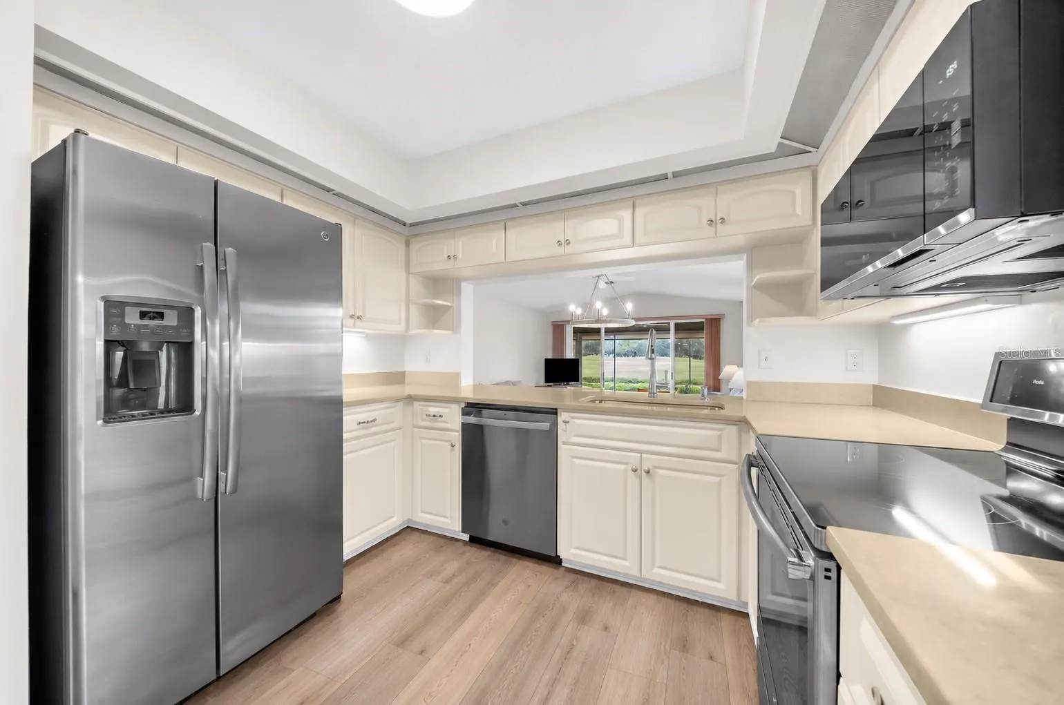 7306 GOLF POINTE CIR