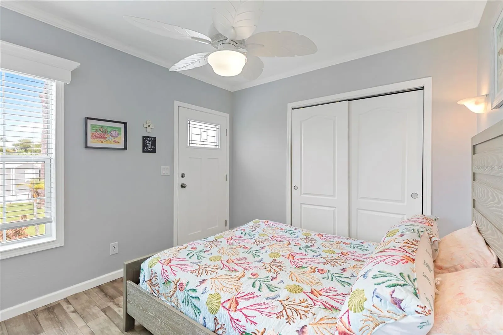 44 CROWN POINT DR