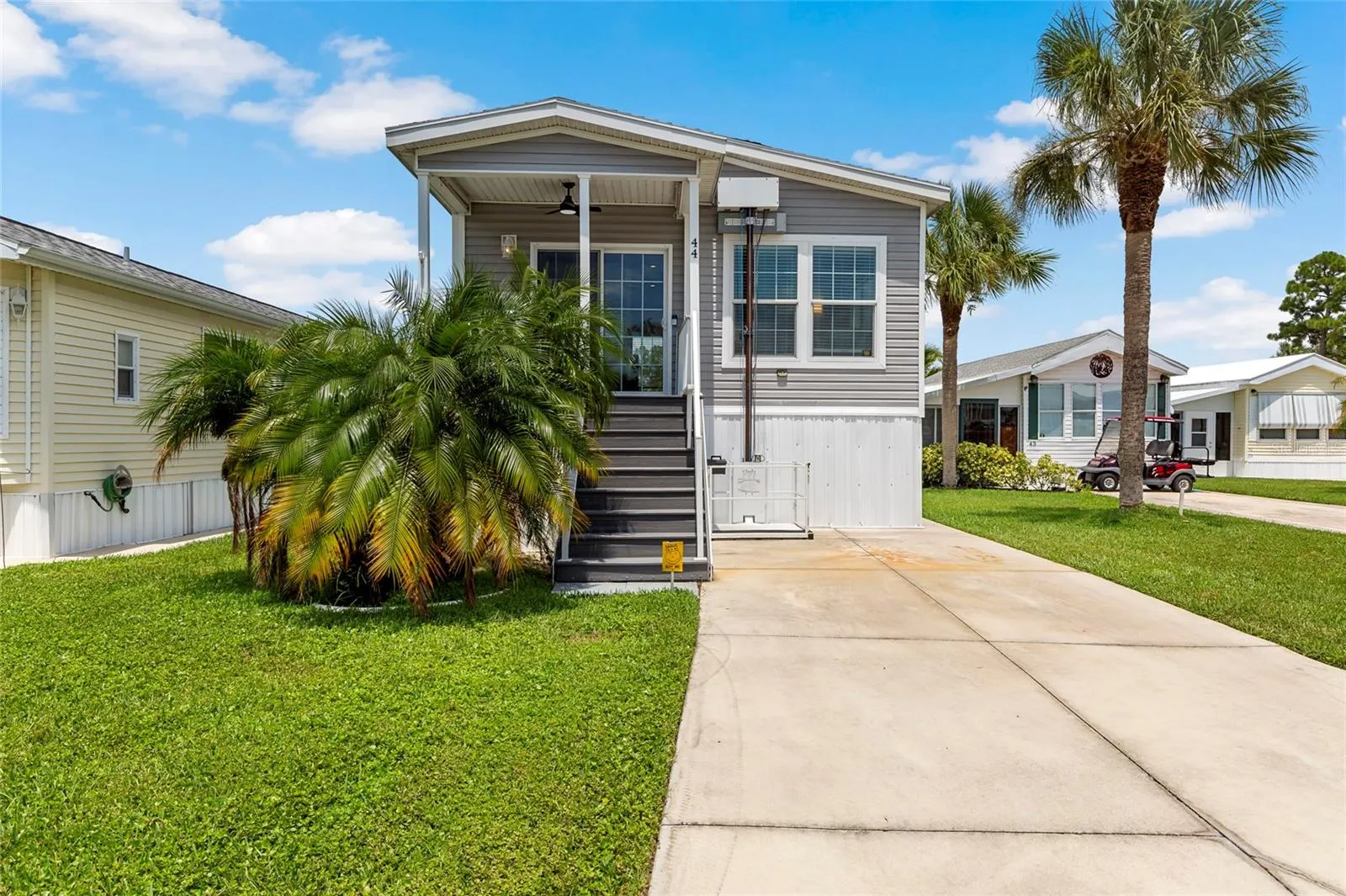 44 CROWN POINT DR