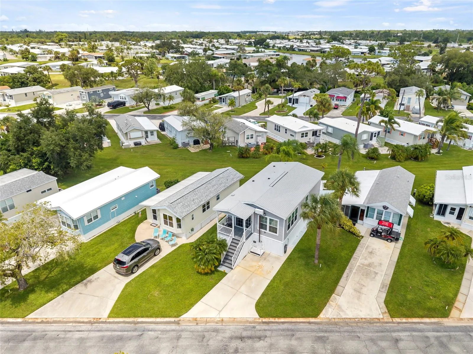 44 CROWN POINT DR