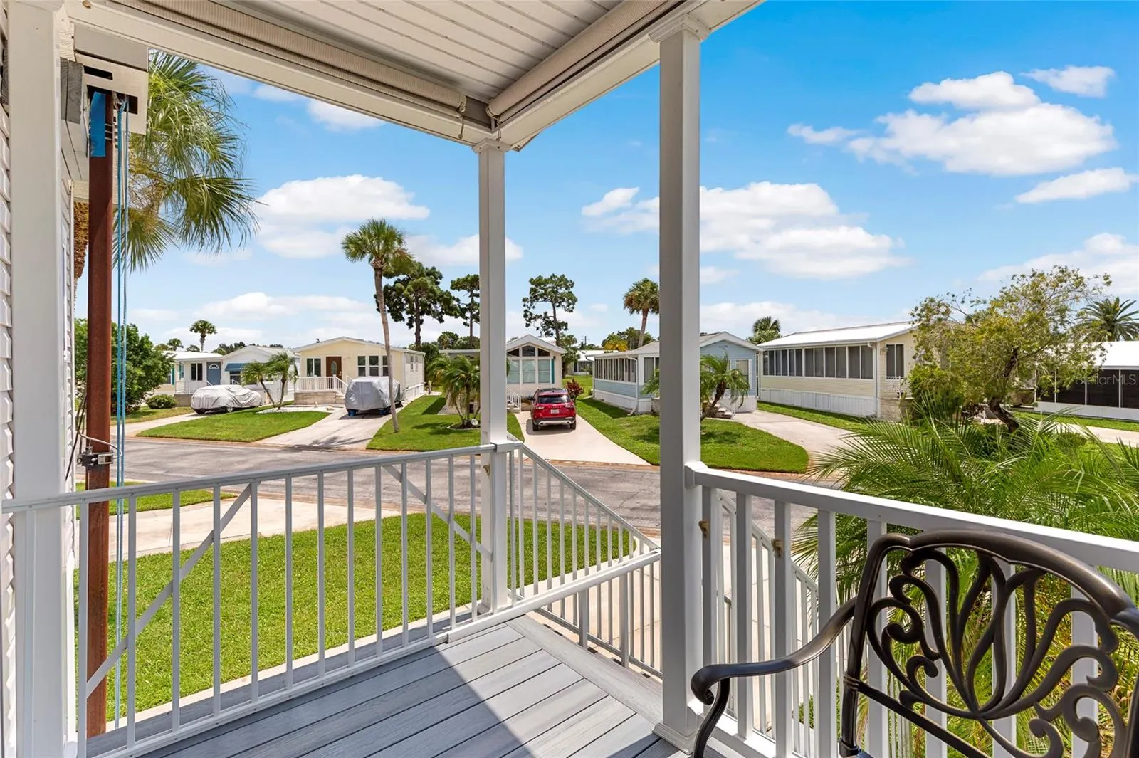44 CROWN POINT DR
