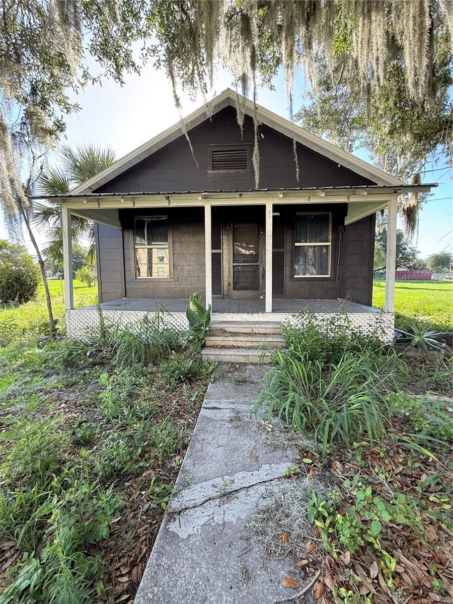 1015 MAKOWSKI RD