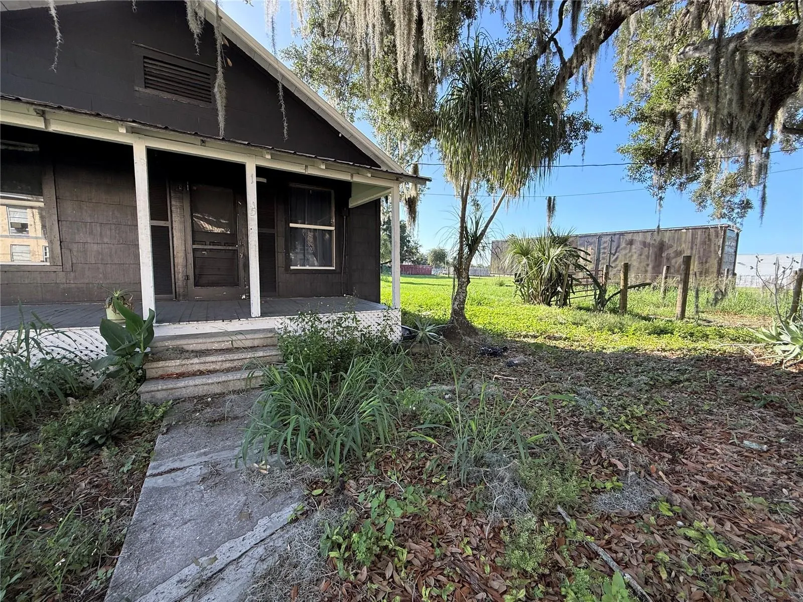 1015 MAKOWSKI RD