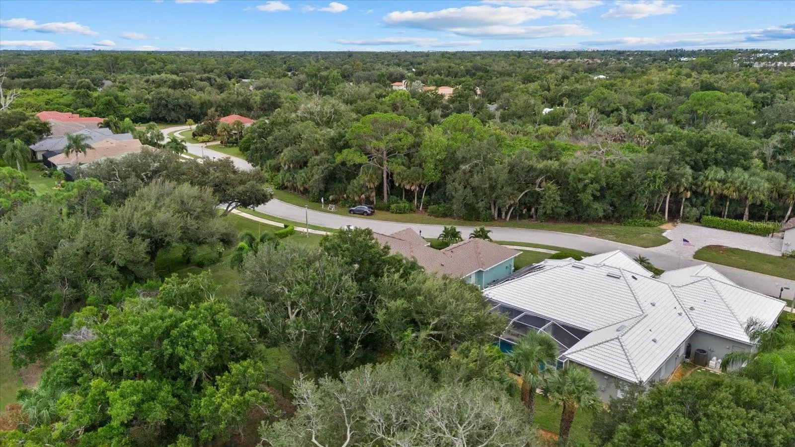 2166 SONOMA DR E