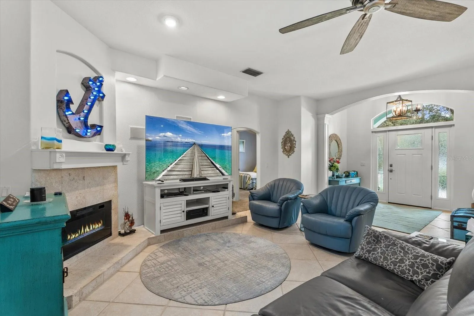 2166 SONOMA DR E