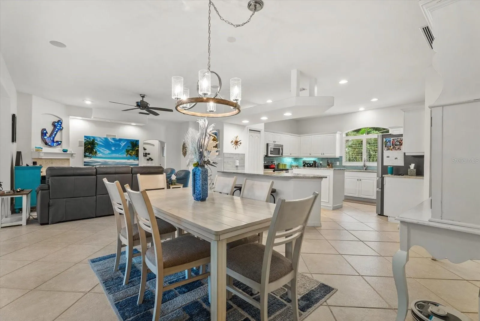 2166 SONOMA DR E
