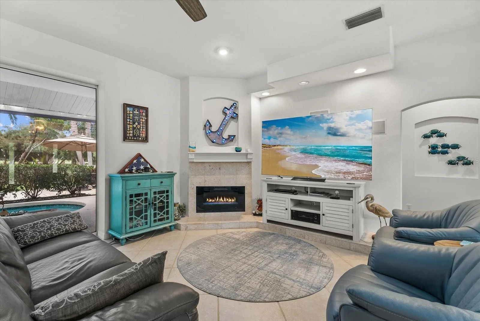2166 SONOMA DR E