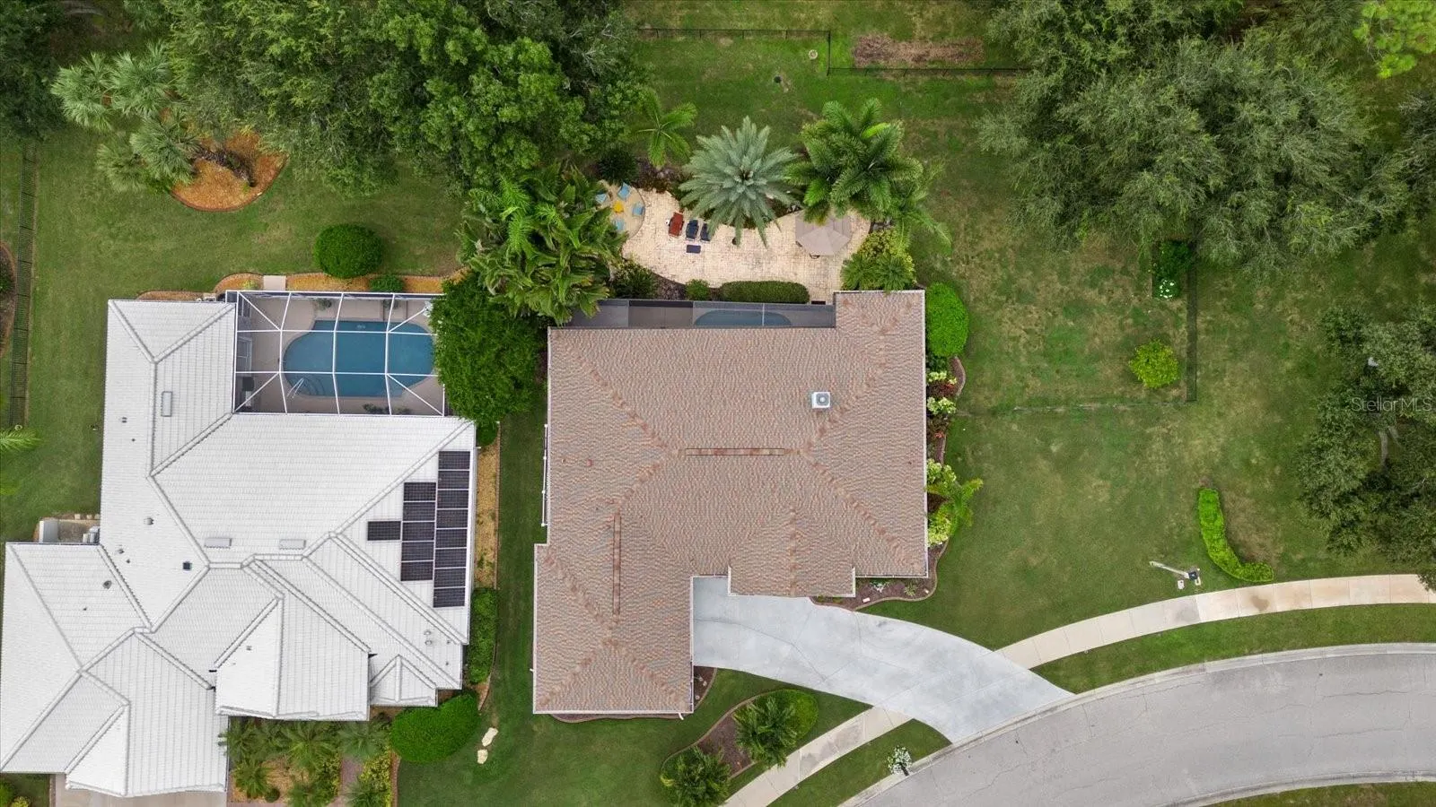 2166 SONOMA DR E