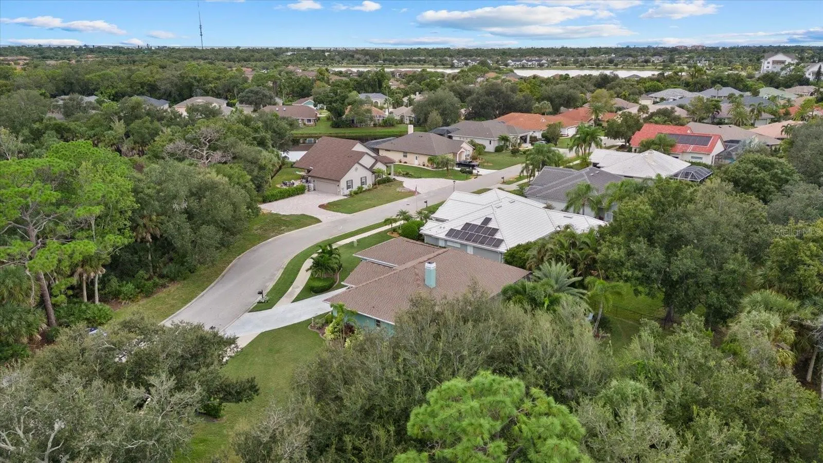 2166 SONOMA DR E