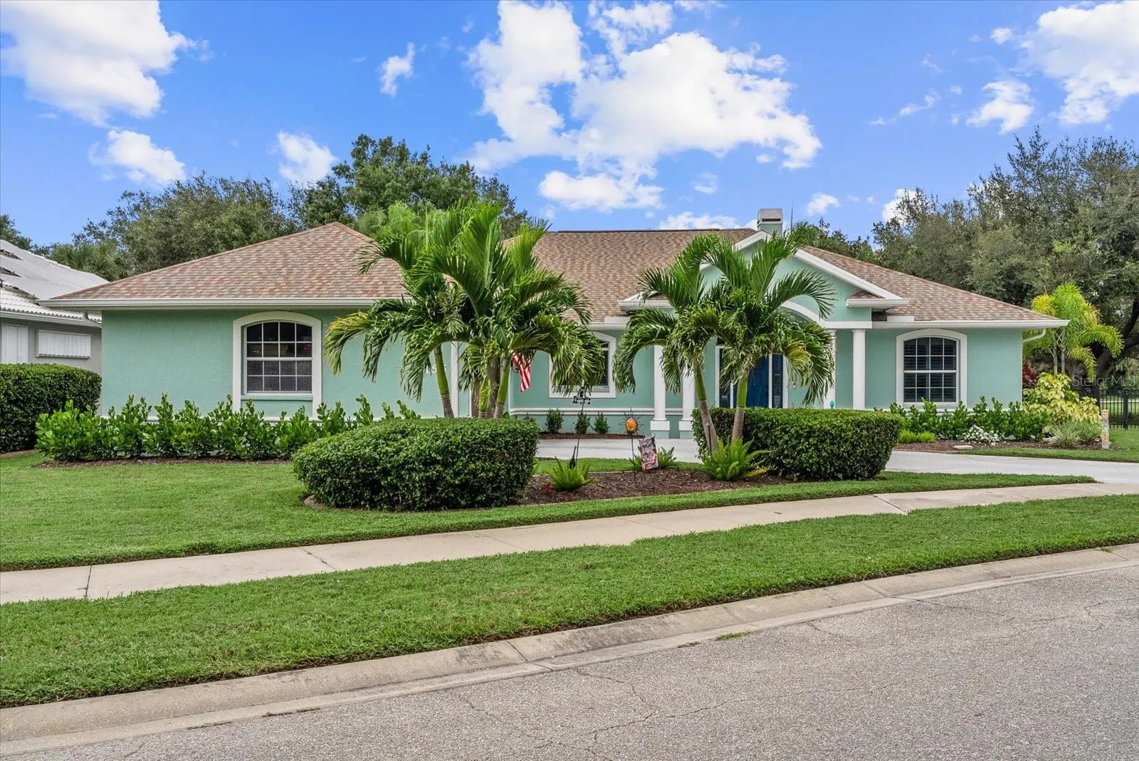 2166 SONOMA DR E