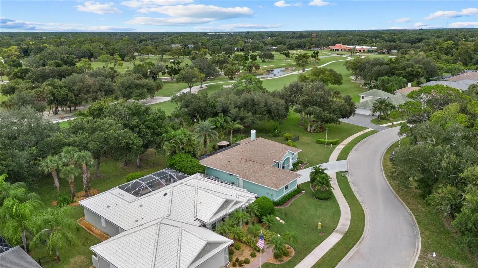 2166 SONOMA DR E