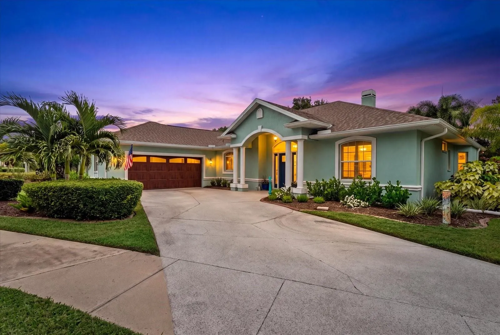 2166 SONOMA DR E
