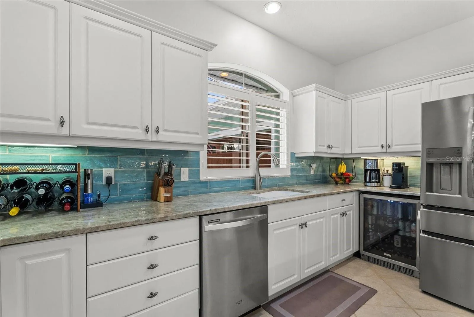 2166 SONOMA DR E