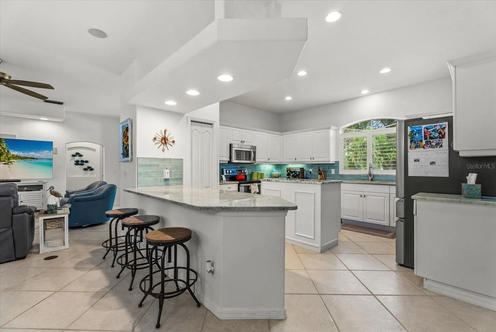 2166 SONOMA DR E