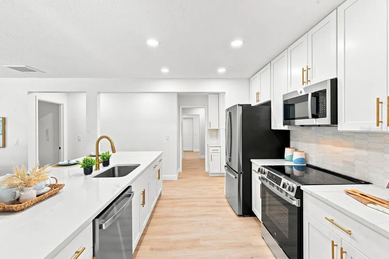 212 GIOTTO DR