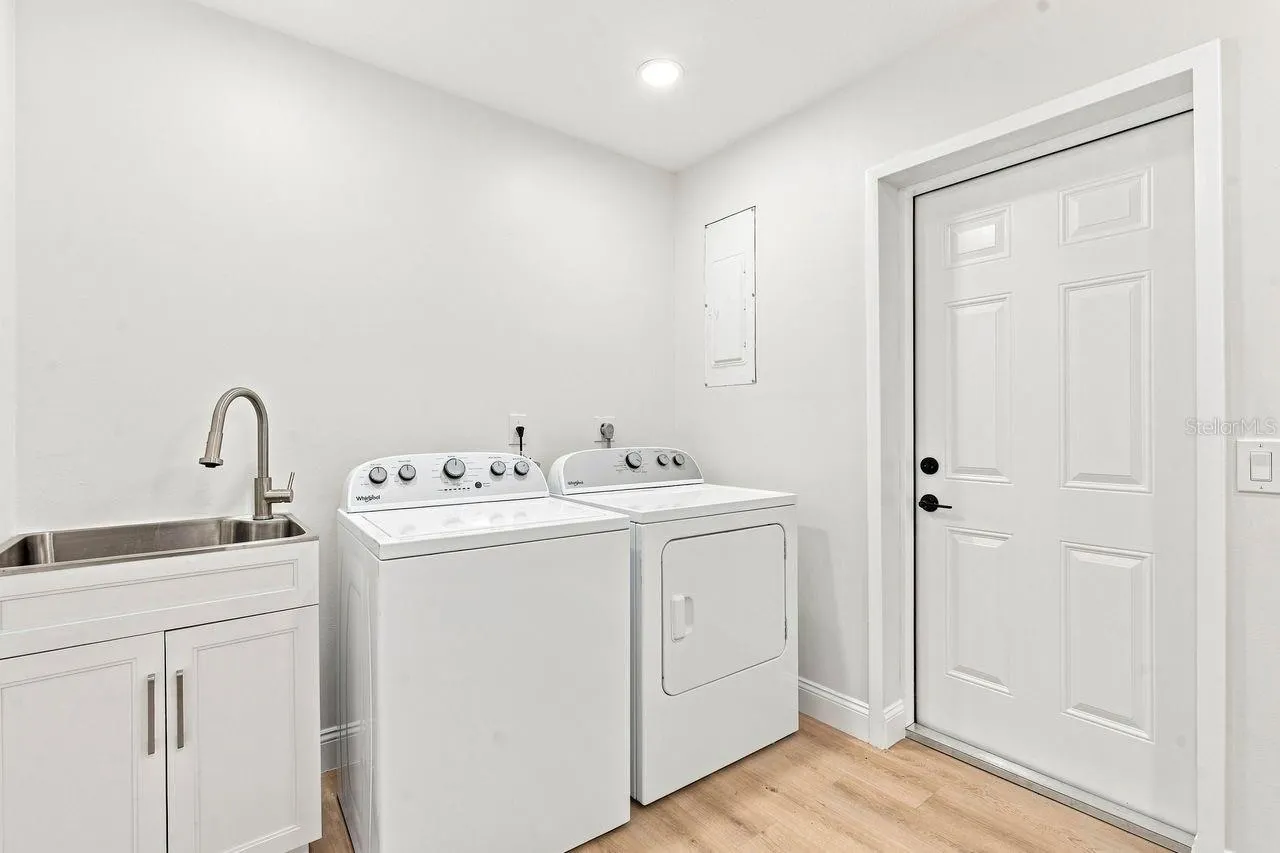 212 GIOTTO DR