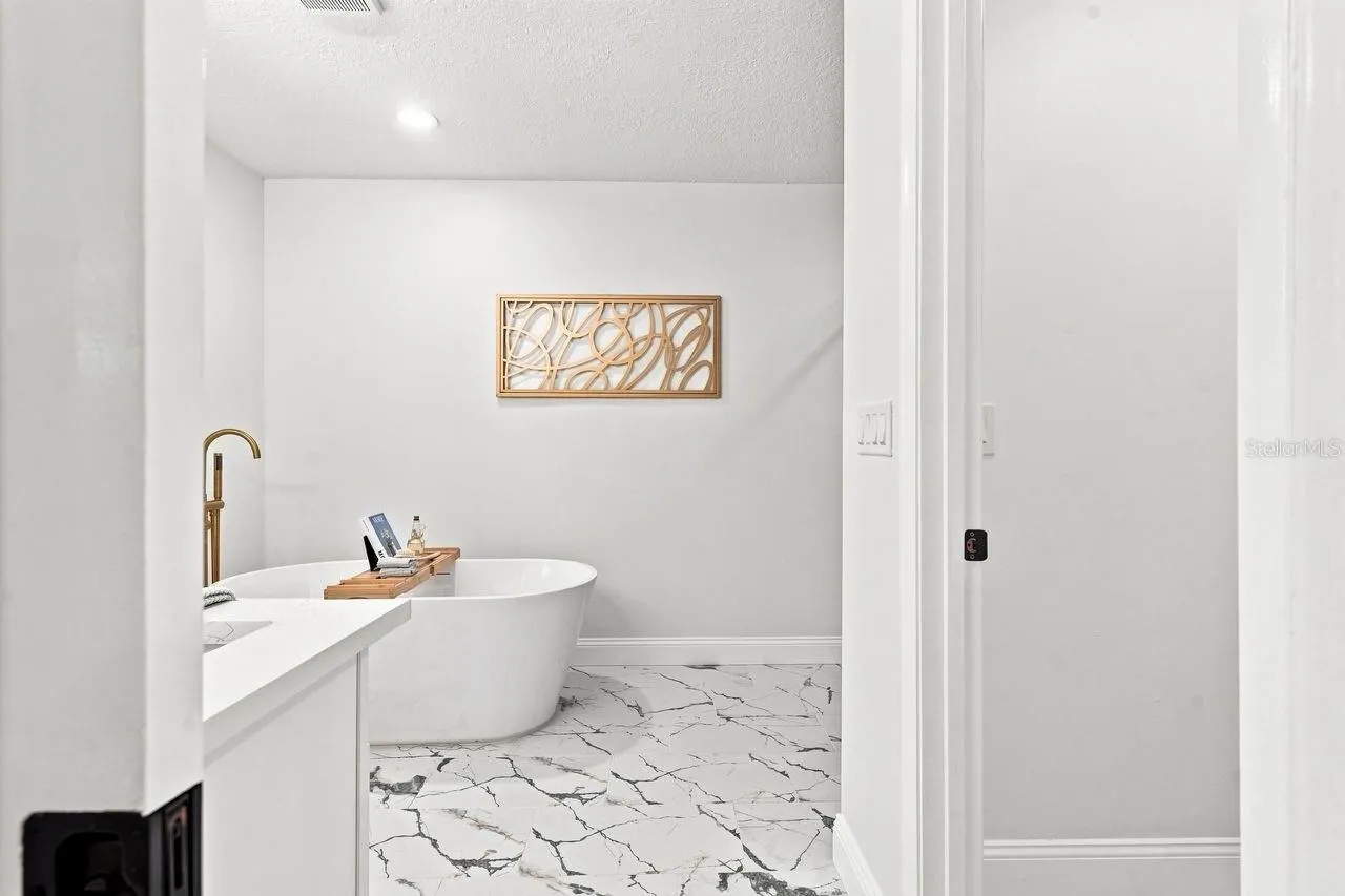 212 GIOTTO DR