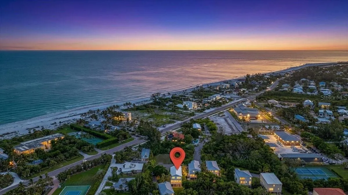 6330 LAGUNA DR