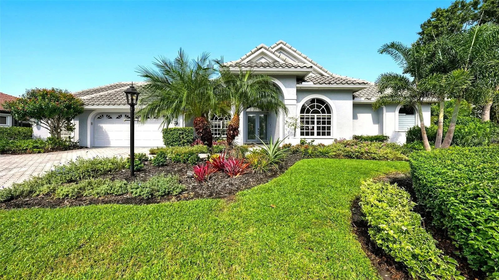 8136 REGENTS CT