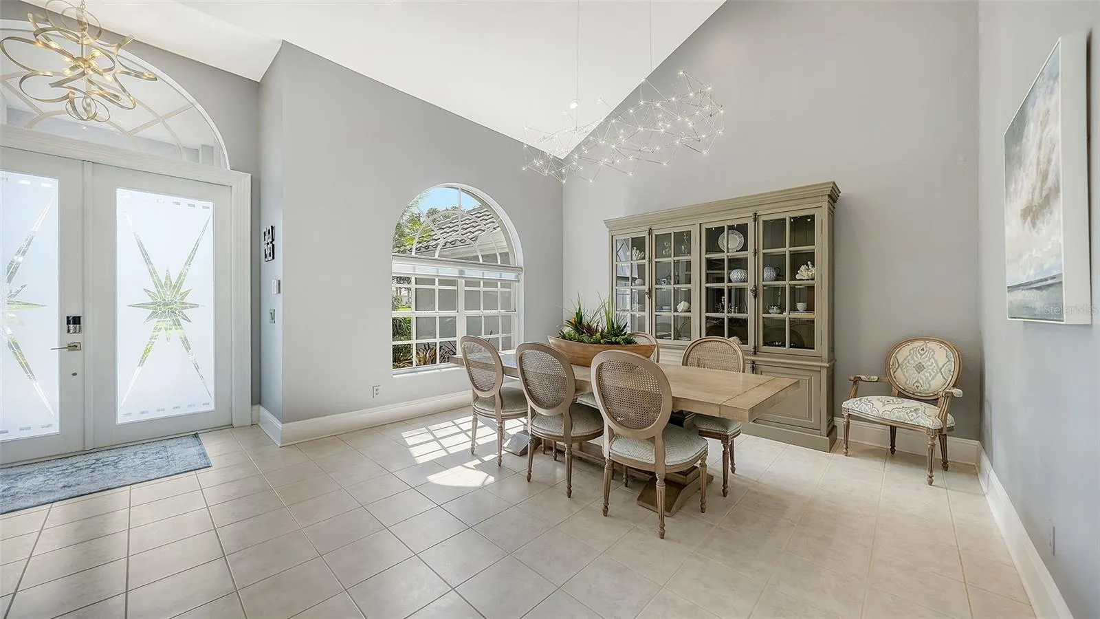 8136 REGENTS CT