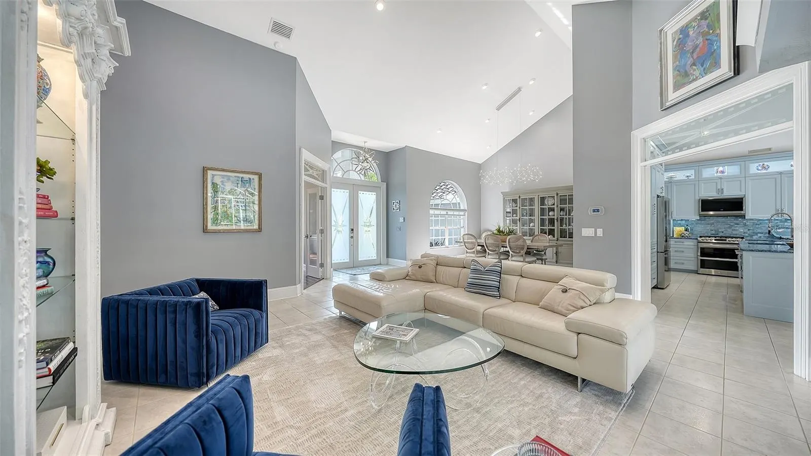 8136 REGENTS CT