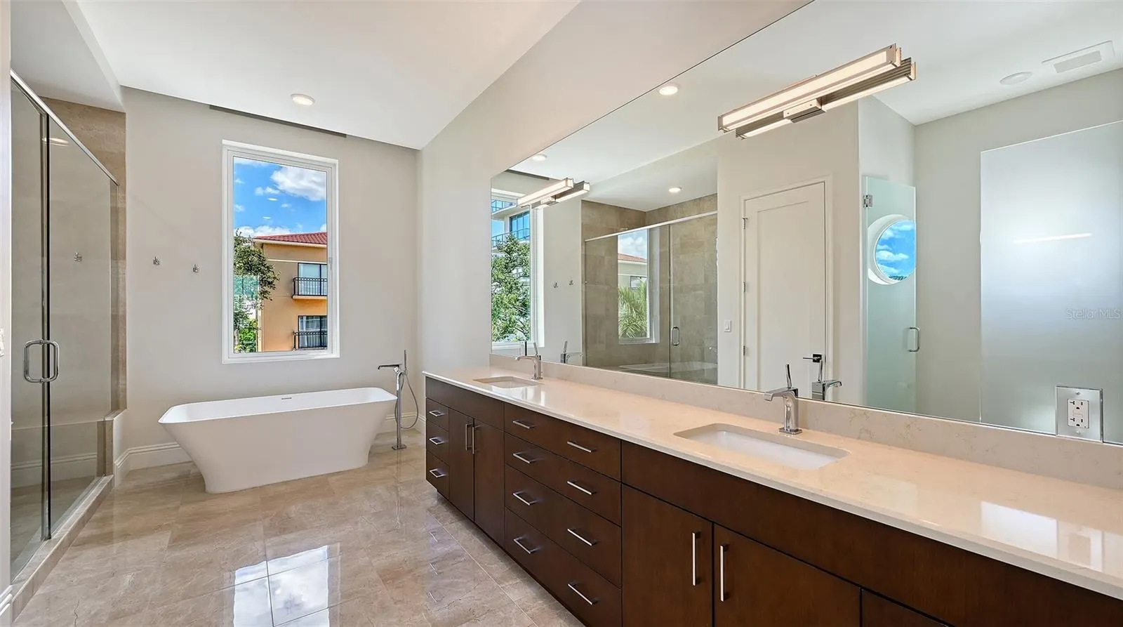 609 GOLDEN GATE PT #301 #301