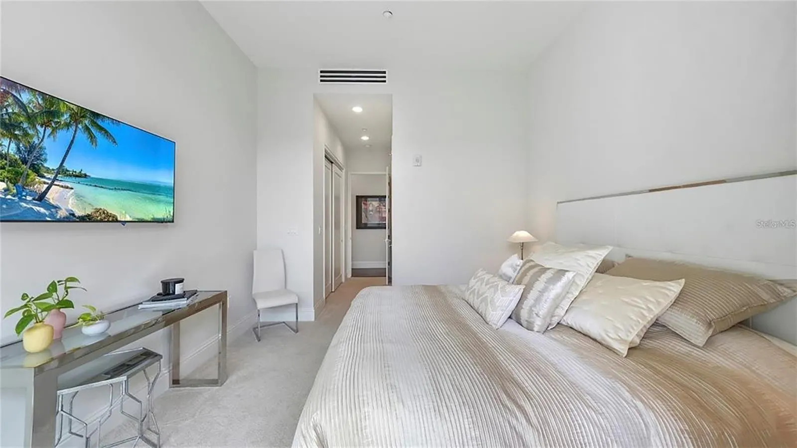 609 GOLDEN GATE PT #301 #301
