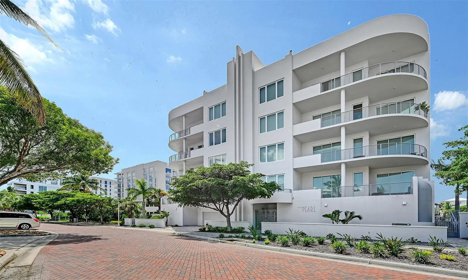 609 GOLDEN GATE PT #301 #301