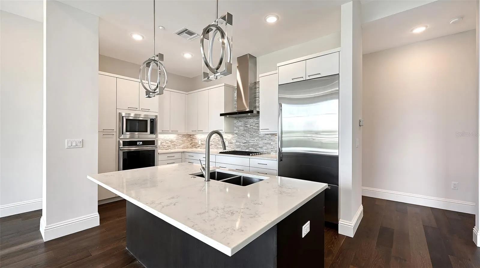 609 GOLDEN GATE PT #301 #301