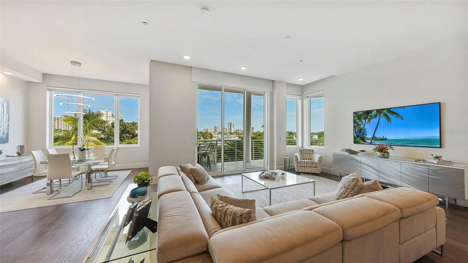 609 GOLDEN GATE PT #301 #301