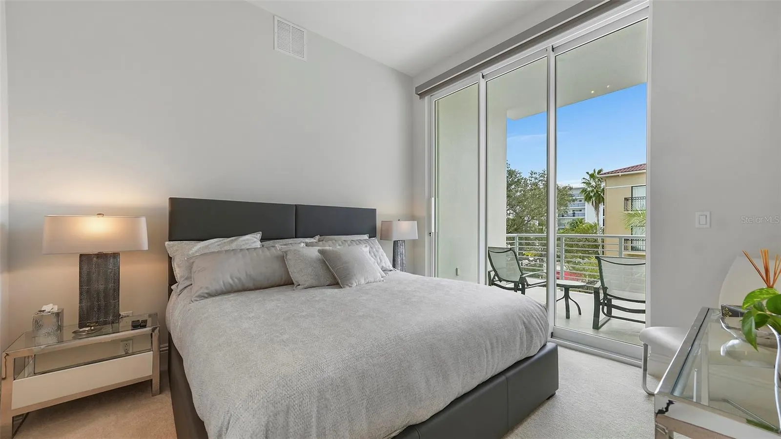 609 GOLDEN GATE PT #301 #301