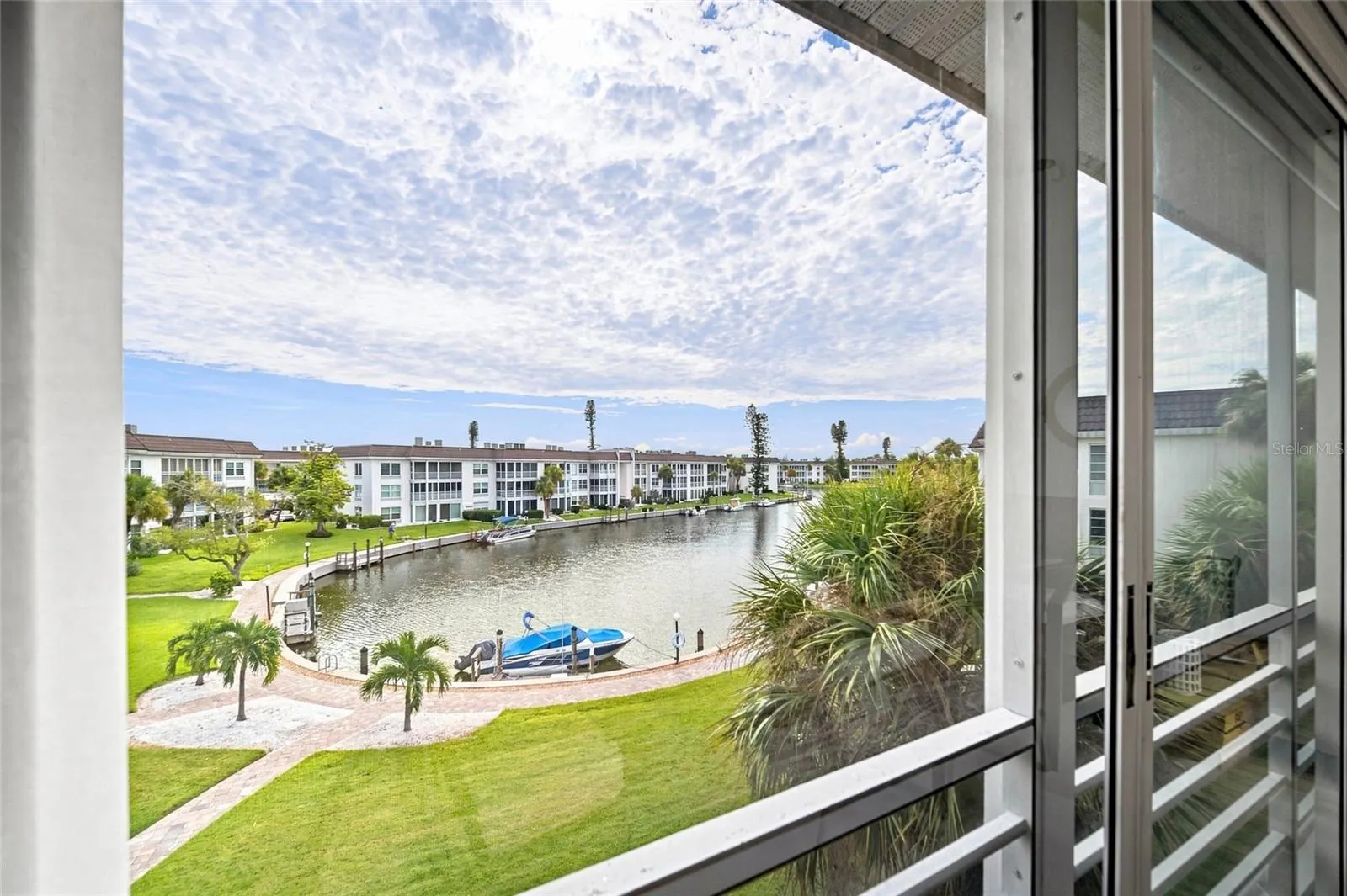 4370 CHATHAM DR #304 #304