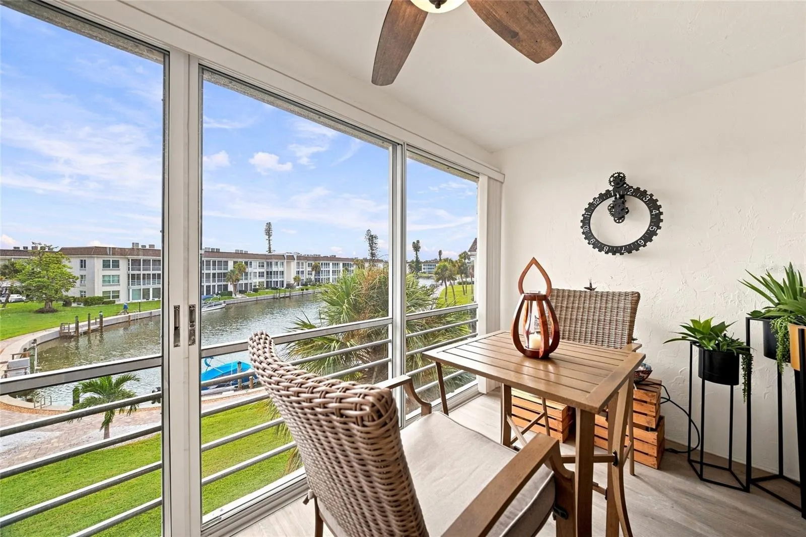 4370 CHATHAM DR #304 #304
