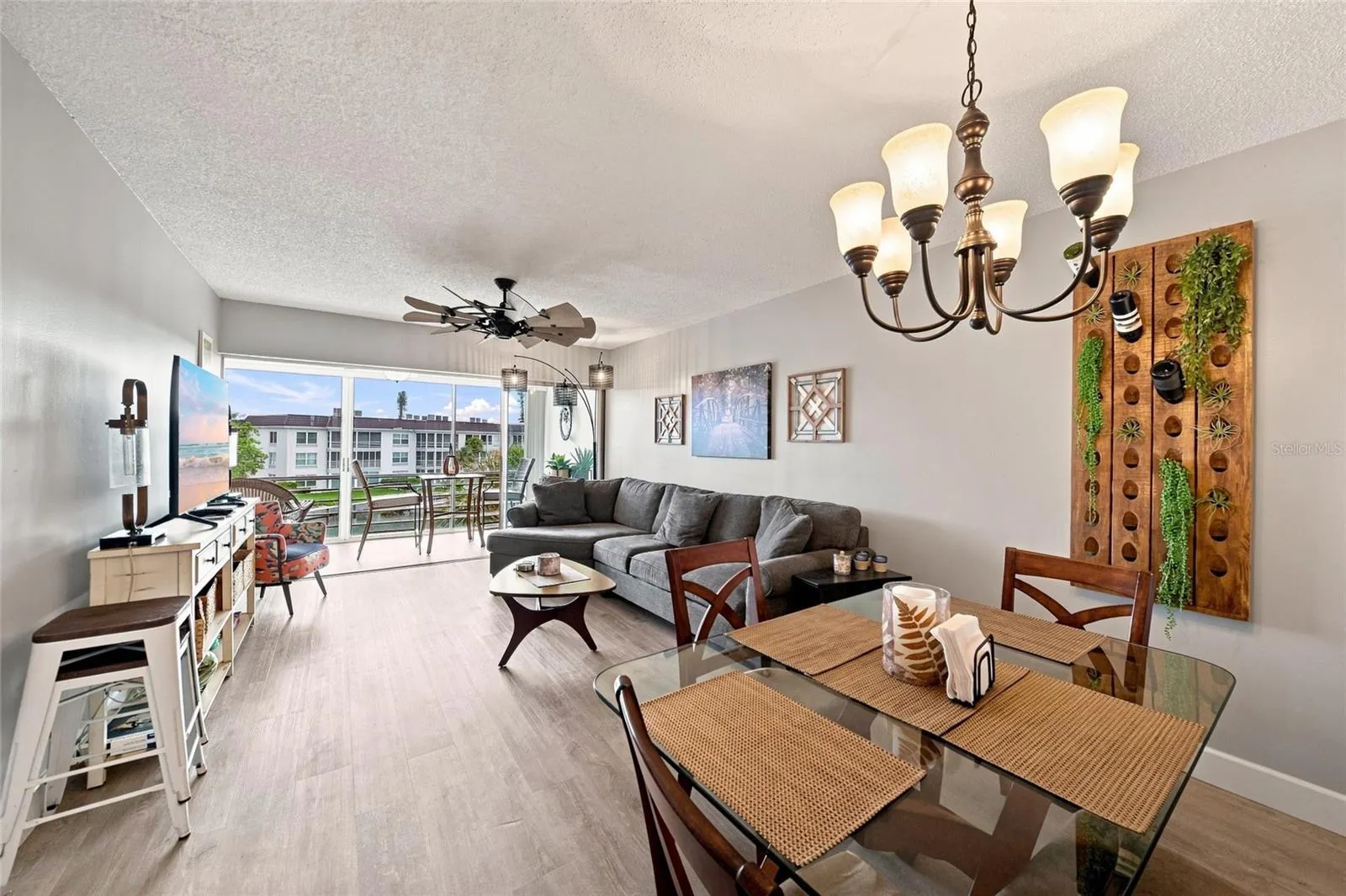 4370 CHATHAM DR #304 #304
