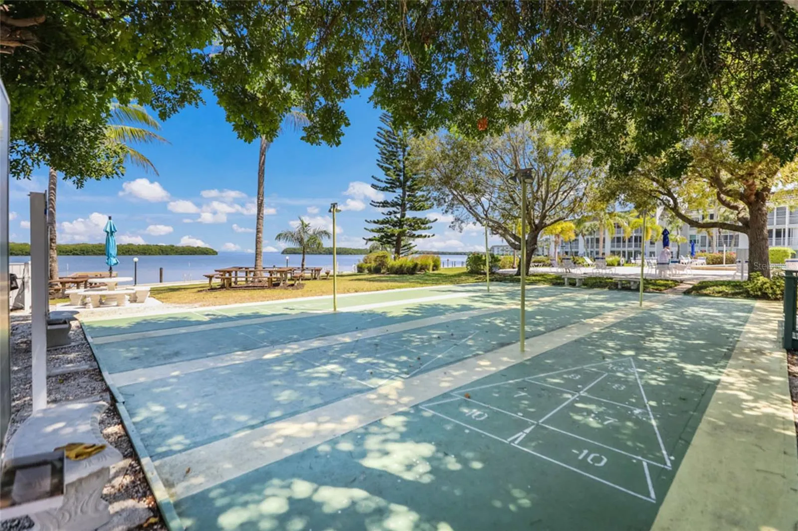 4370 CHATHAM DR #304 #304