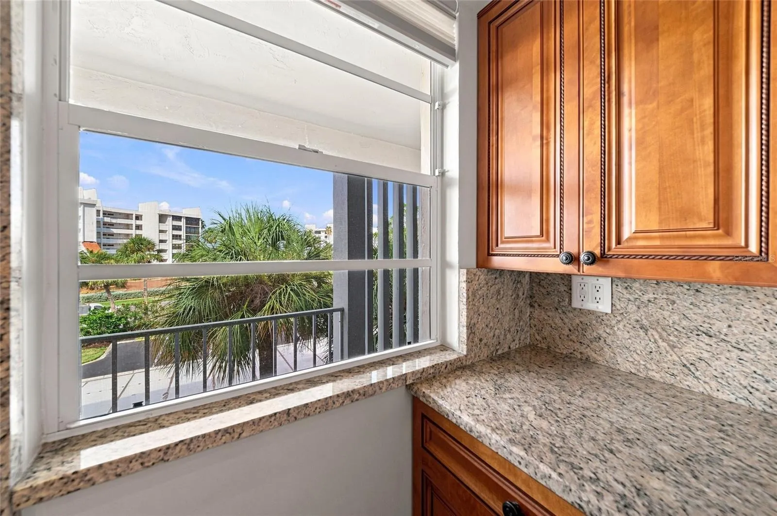 4370 CHATHAM DR #304 #304