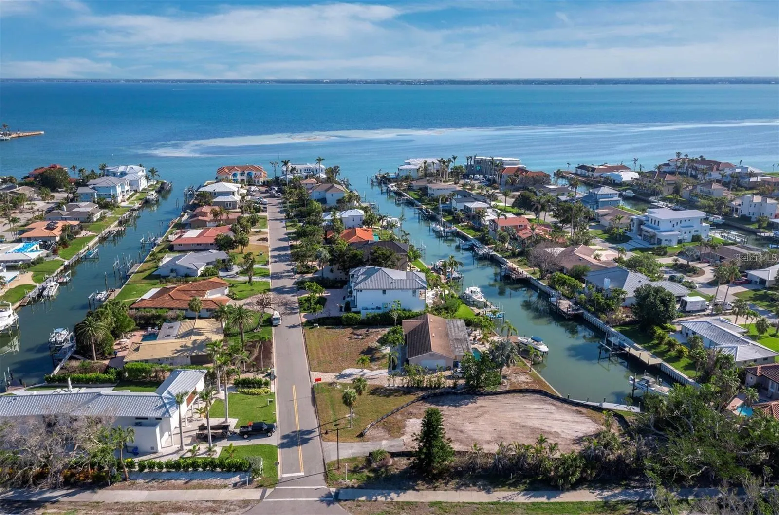 500 OUTRIGGER LN