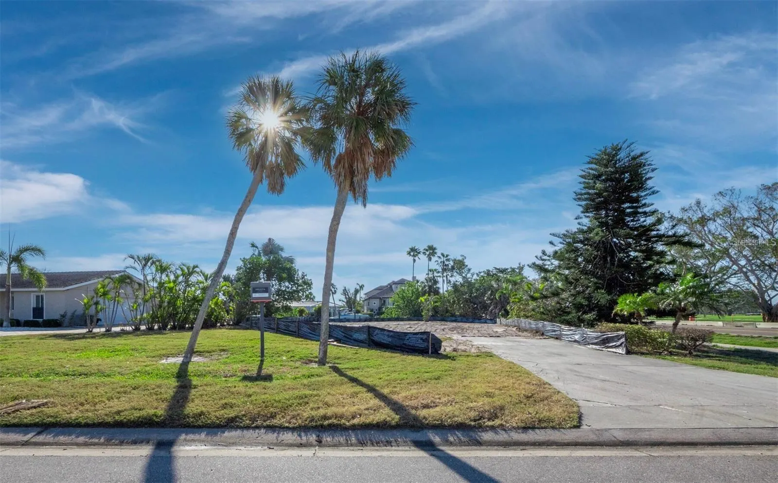 500 OUTRIGGER LN