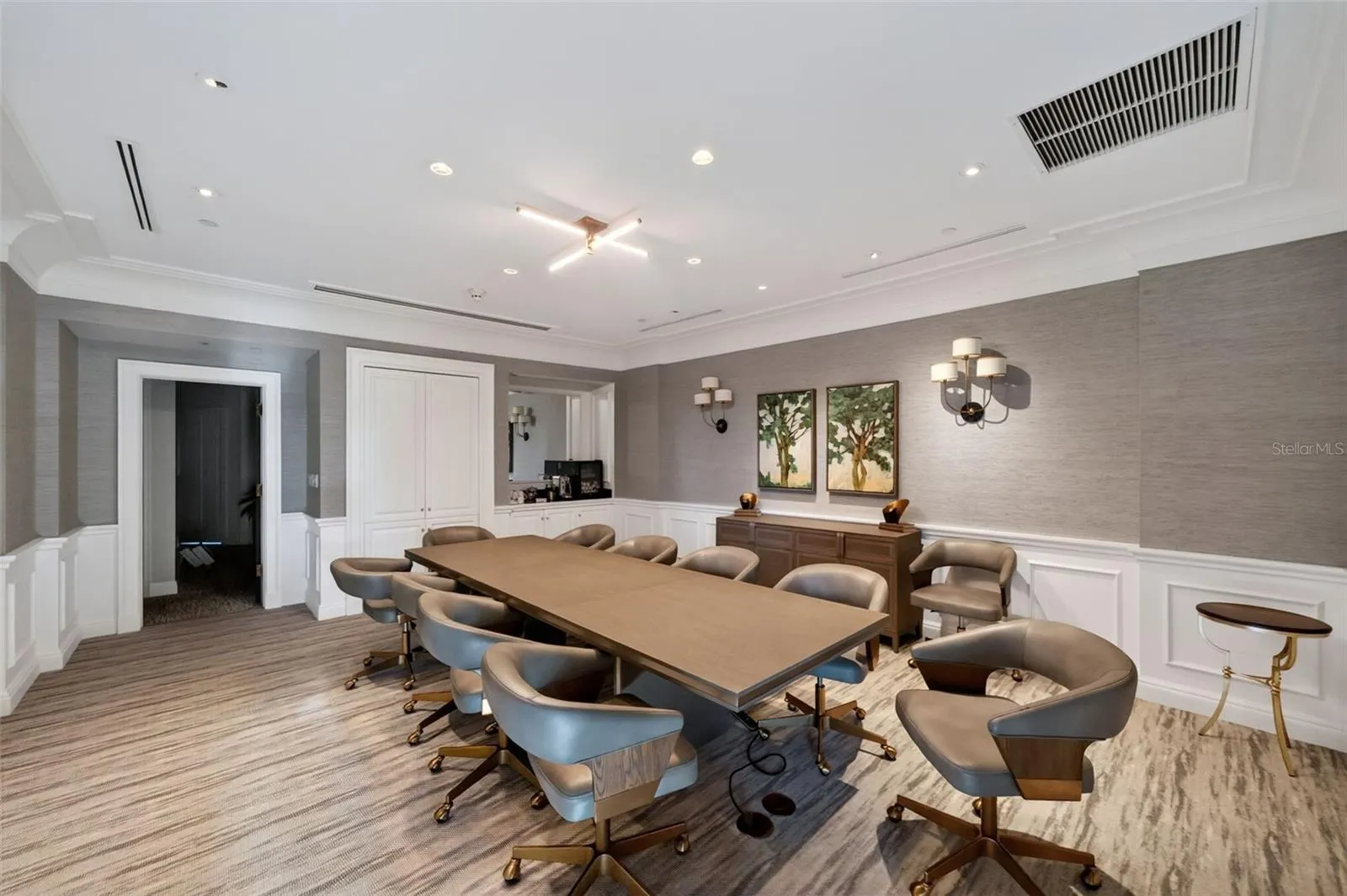 226 SAINT JAMES PARK