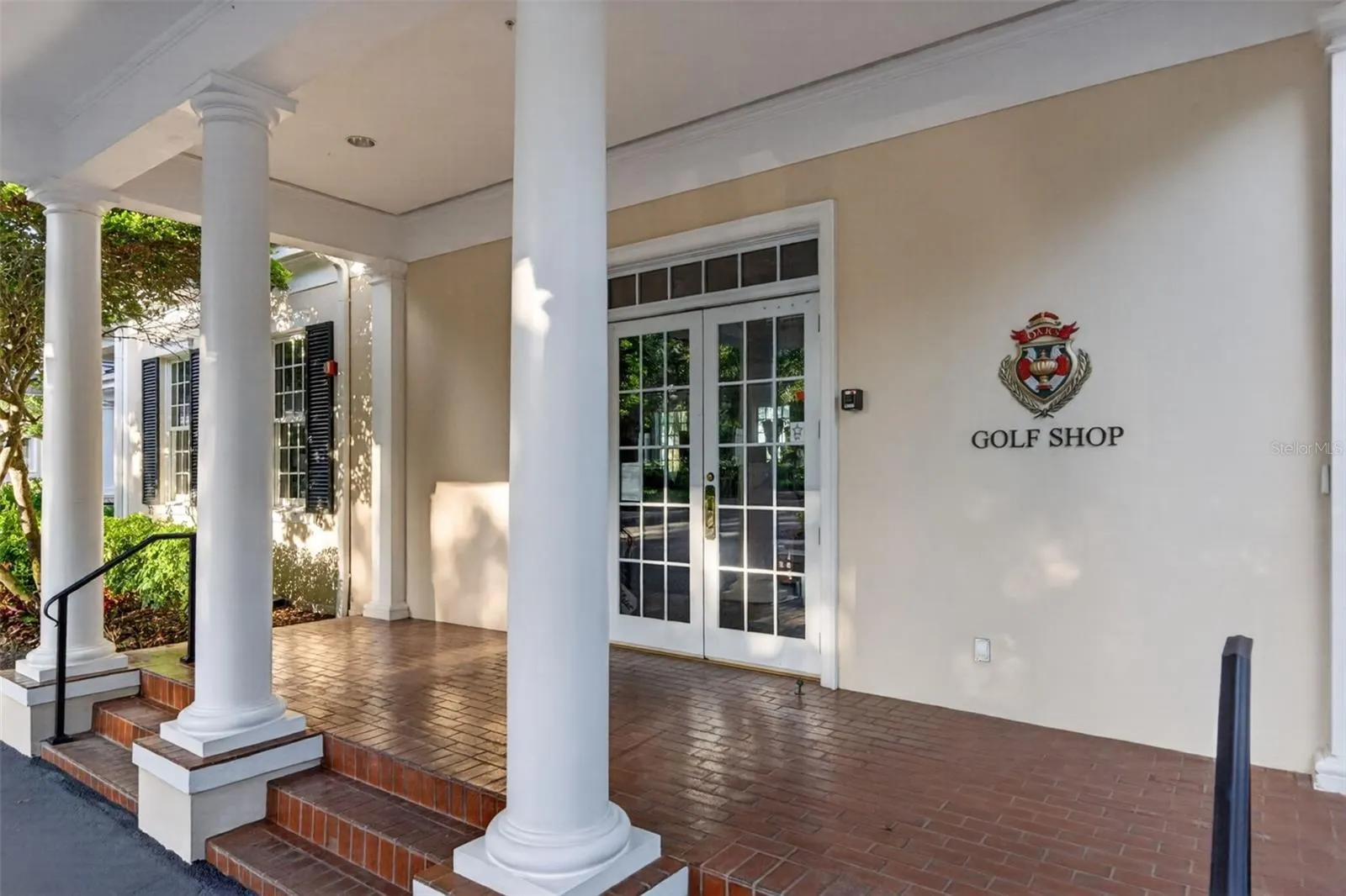 226 SAINT JAMES PARK