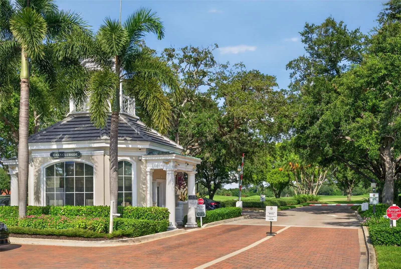 226 SAINT JAMES PARK