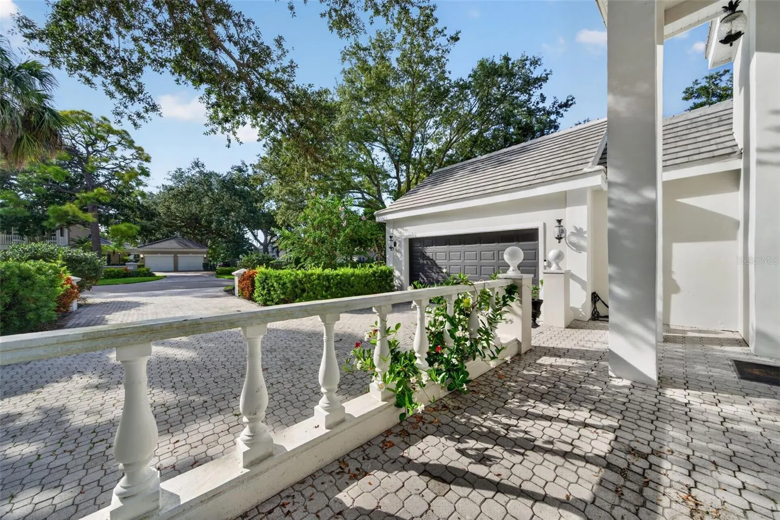 226 SAINT JAMES PARK