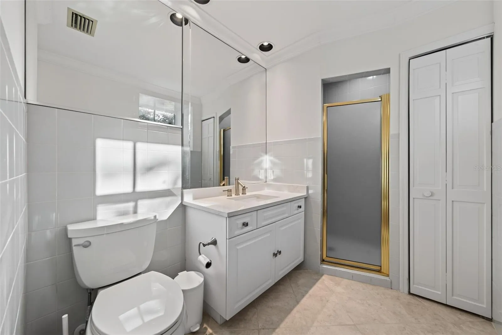 226 SAINT JAMES PARK